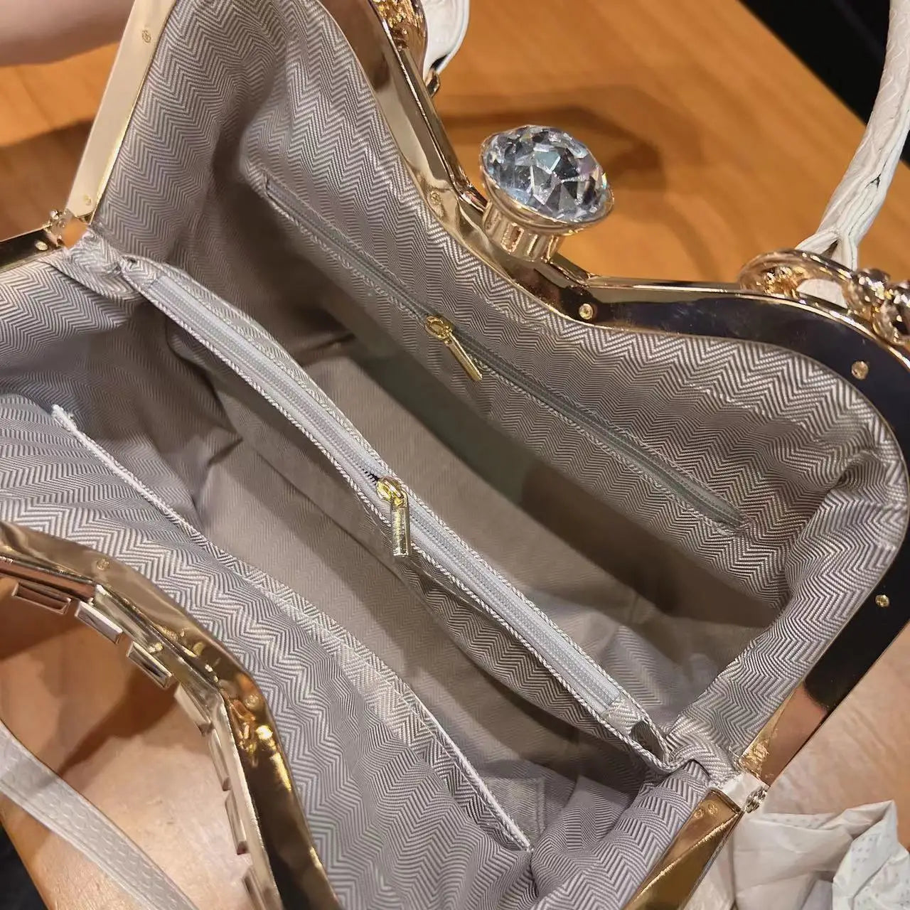 Luxury Fashion Diamonds Leather Women's Bag Small Crossbody Bucket Bag 2023 New Ladies Handbag Niche Party Evening Shoulder Bags
